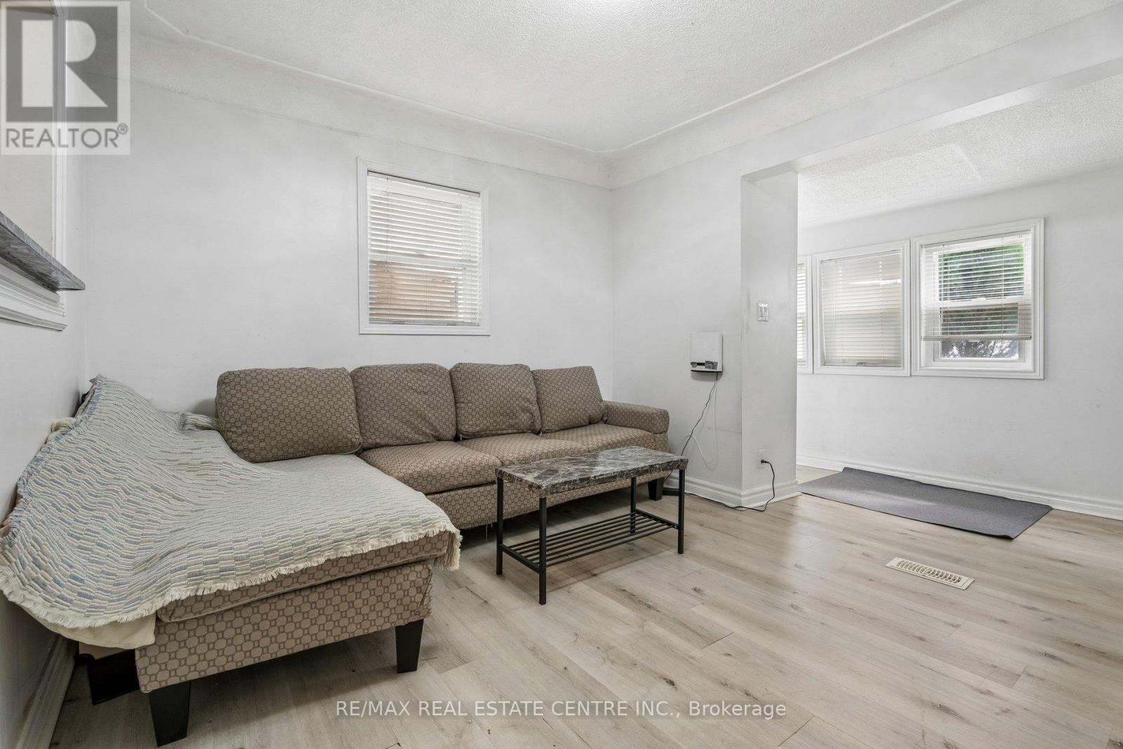 43 Whitfield Avenue Property Photo 16