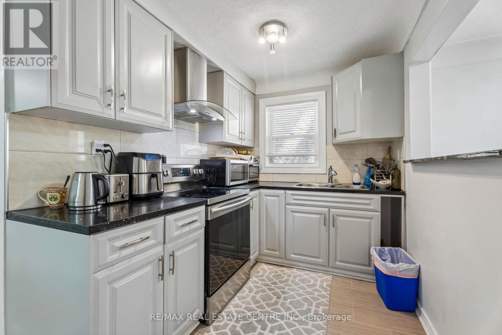 43 Whitfield Avenue Property Photo 22