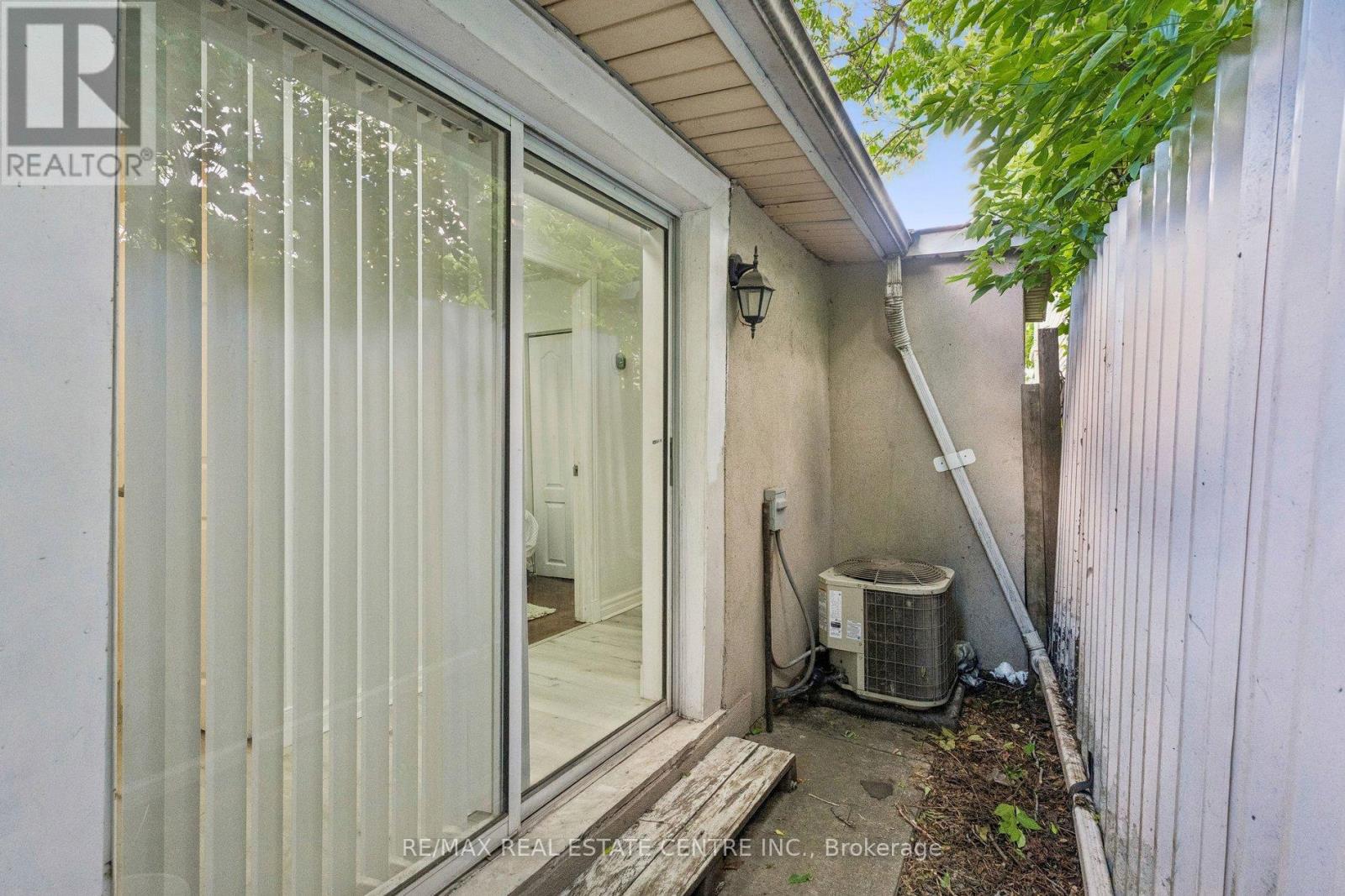 43 Whitfield Avenue Property Photo 42