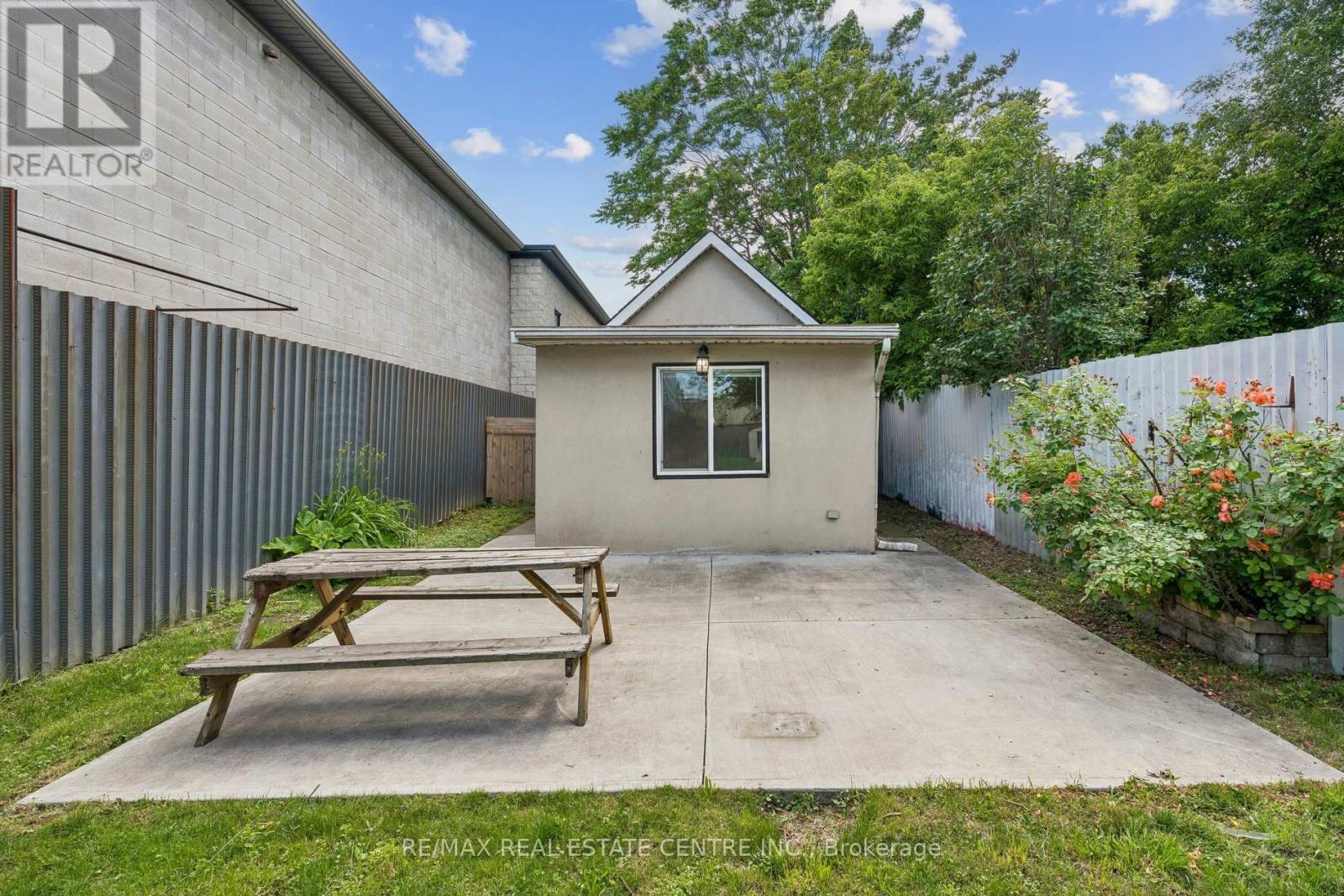 43 Whitfield Avenue Property Photo 45