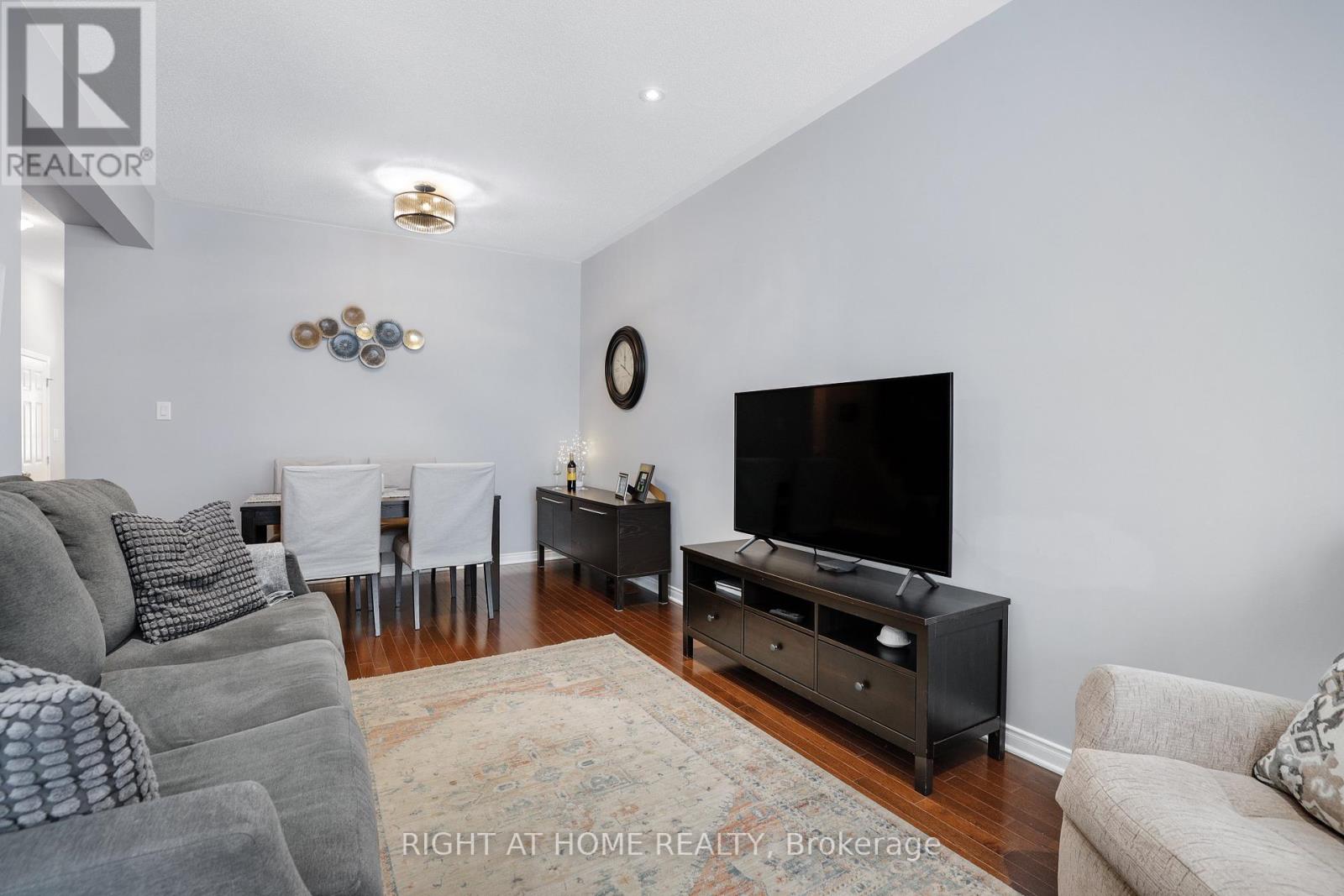 577 Ashbourne Crescent Property Photo 10