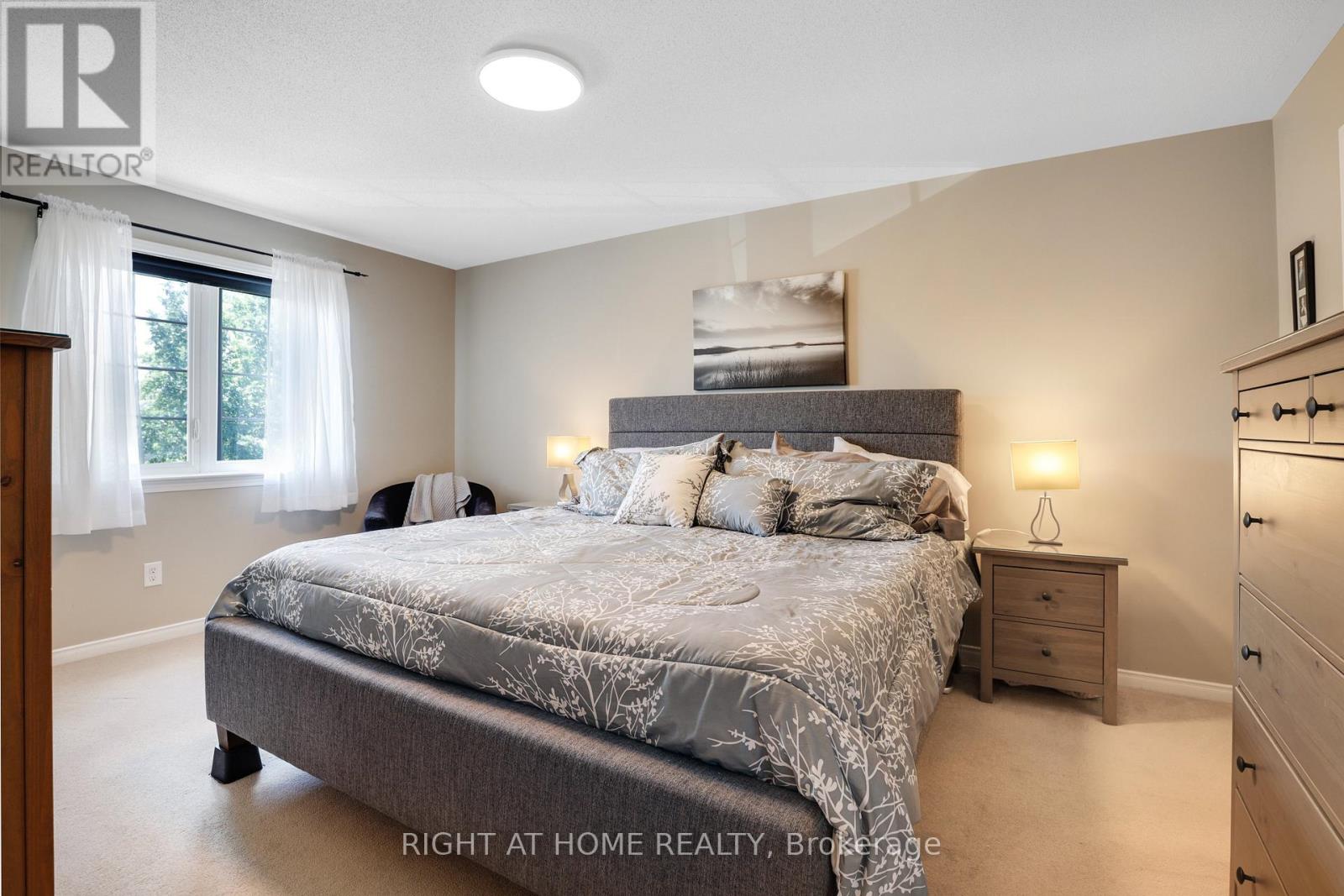 577 Ashbourne Crescent Property Photo 16