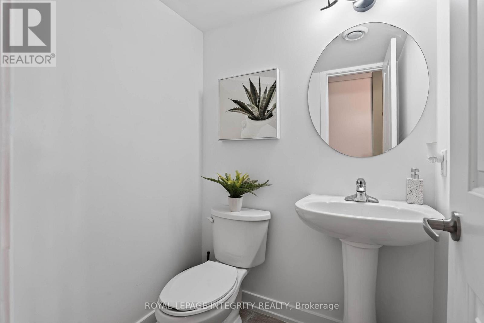C - 4528 Innes Road Property Photo 11