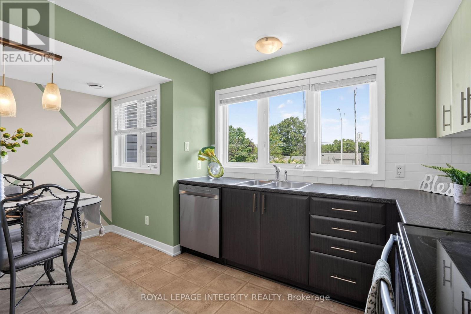 C - 4528 Innes Road Property Photo 19