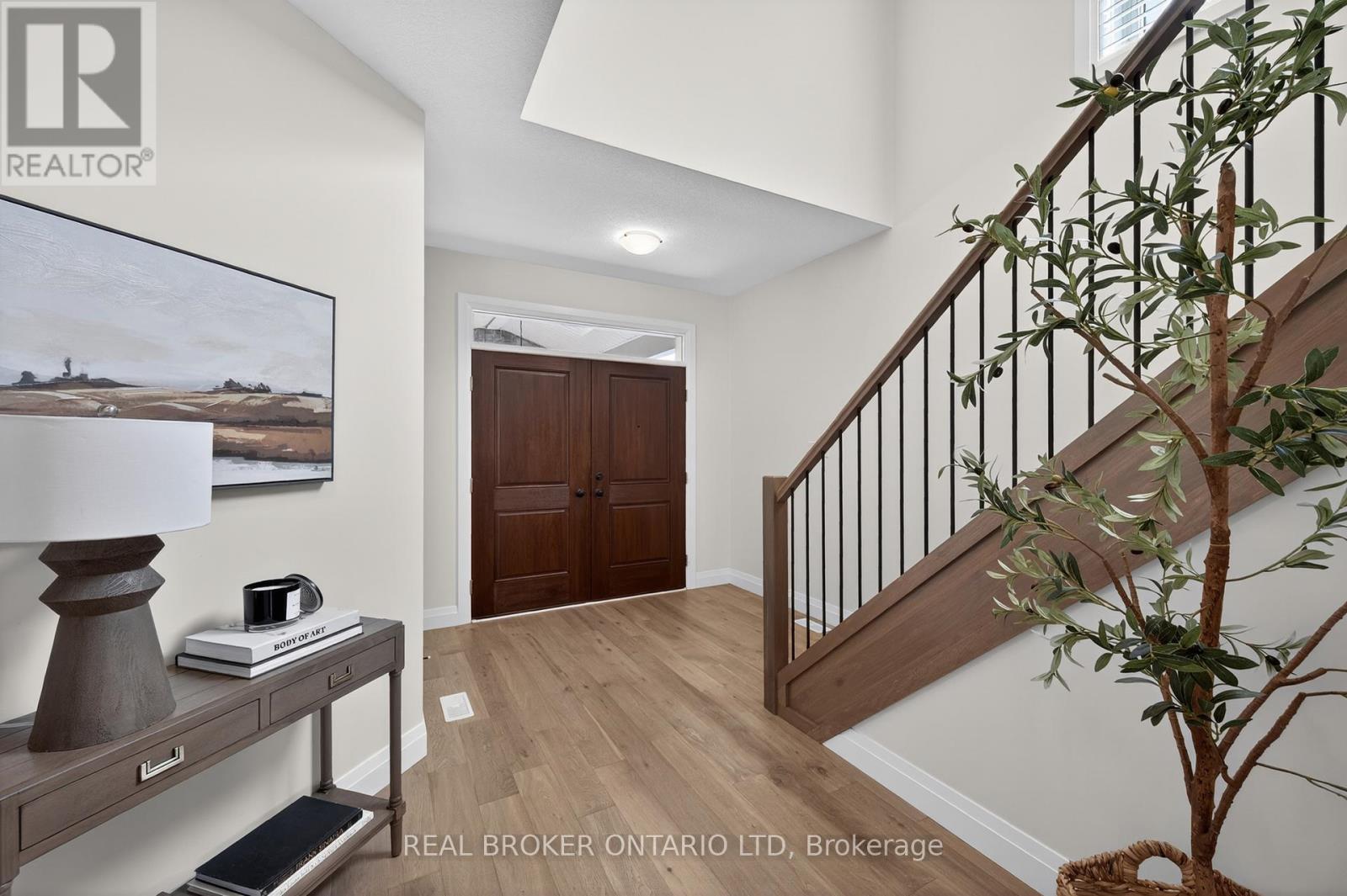 1765 Brayford Avenue Property Photo 6