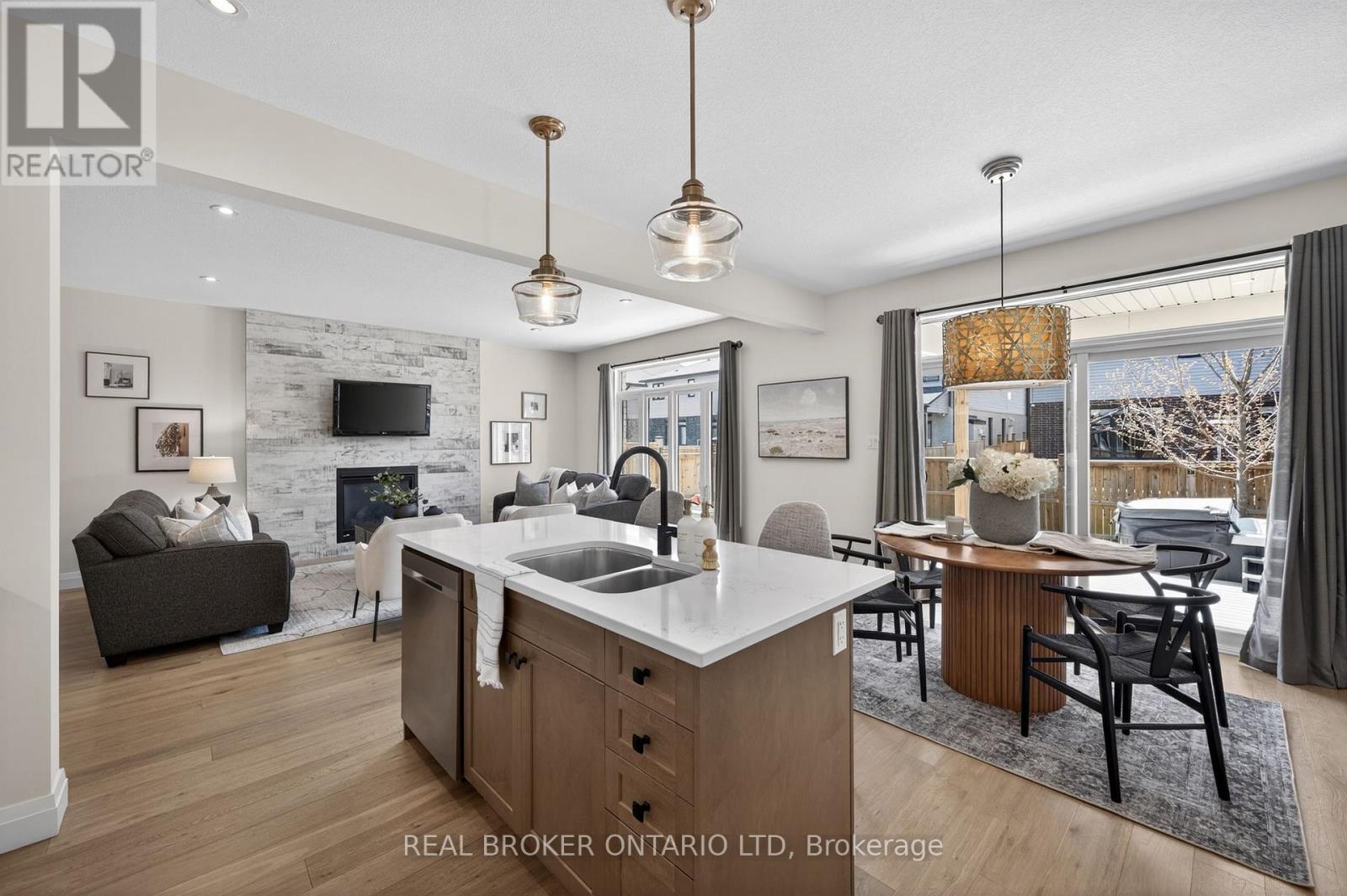 1765 Brayford Avenue Property Photo 14