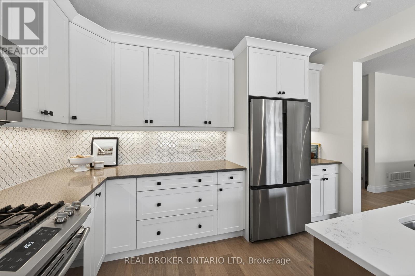 1765 Brayford Avenue Property Photo 15