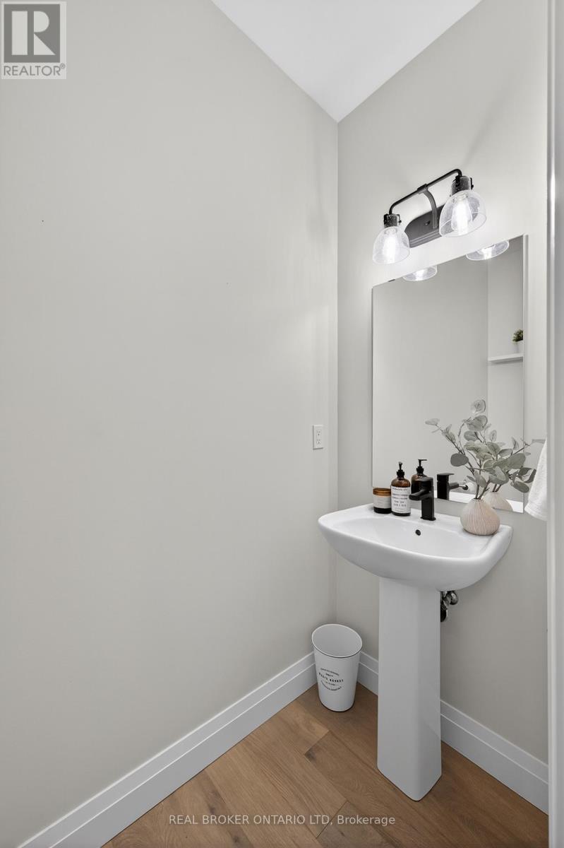 1765 Brayford Avenue Property Photo 17