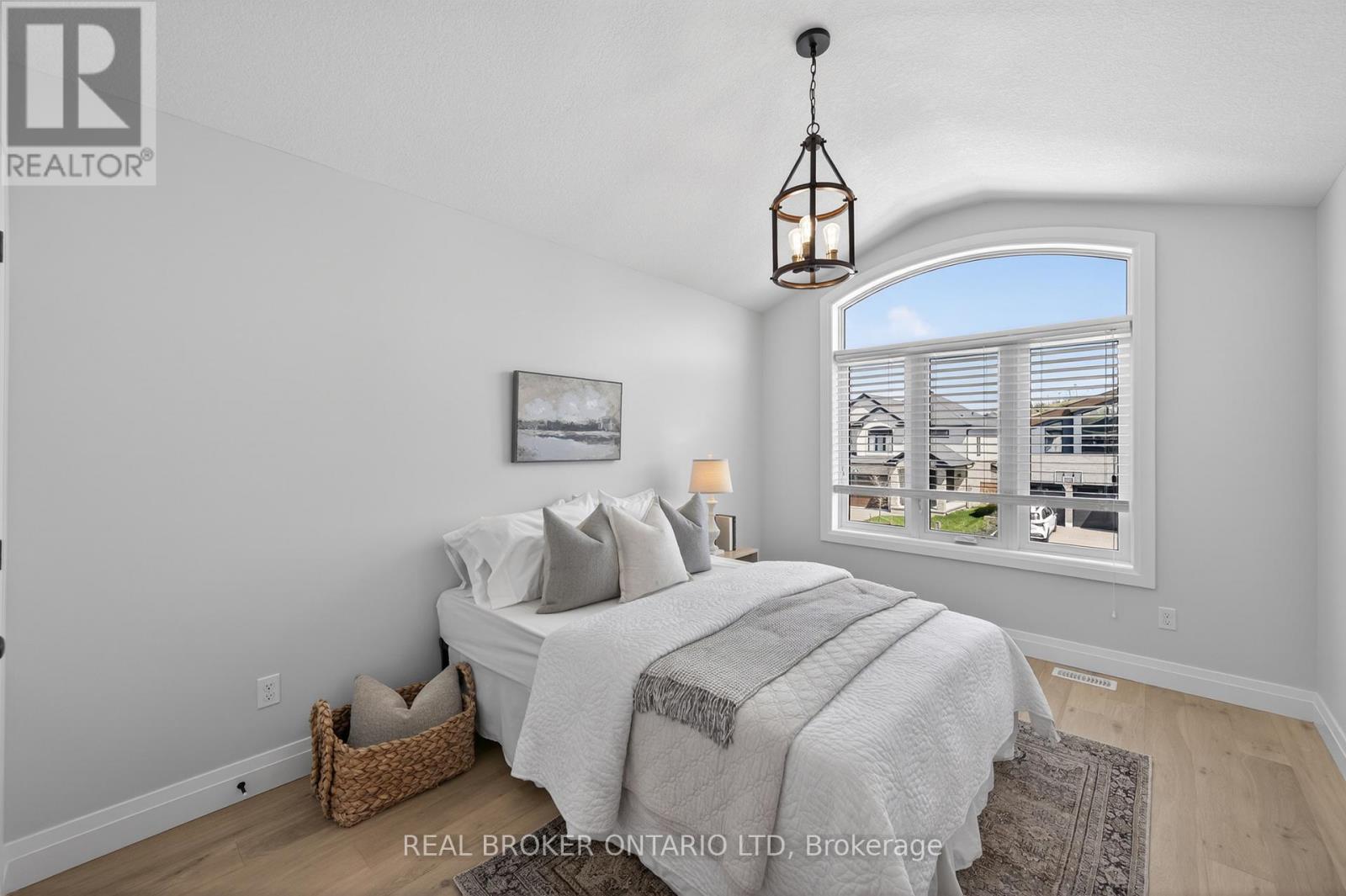 1765 Brayford Avenue Property Photo 23