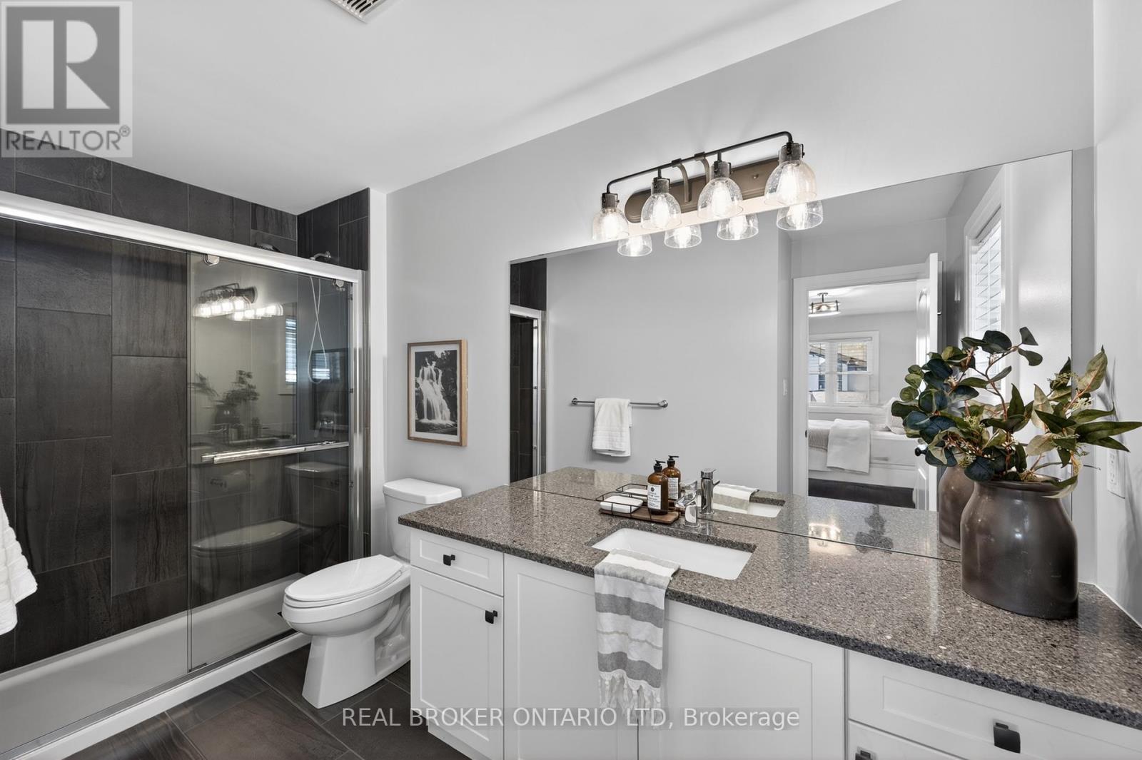 1765 Brayford Avenue Property Photo 28