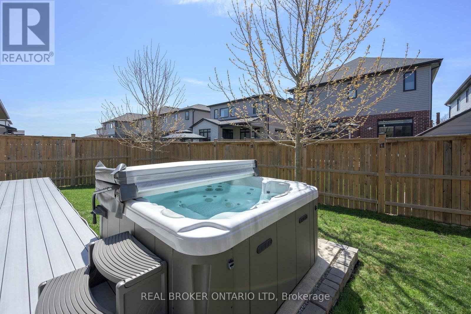 1765 Brayford Avenue Property Photo 35