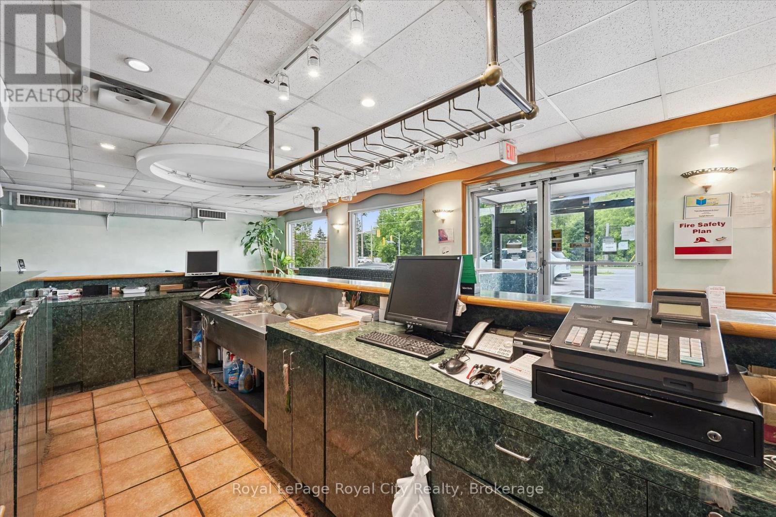 241 Edinburgh Road N Property Photo 4