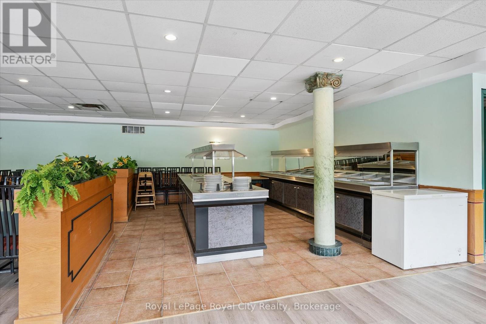 241 Edinburgh Road N Property Photo 9