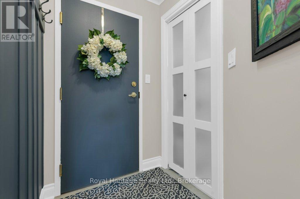 203 - 9 Centre Street Property Photo 5