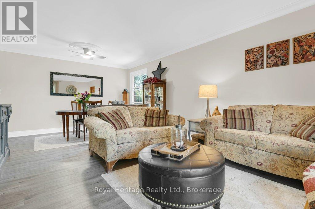 203 - 9 Centre Street Property Photo 15