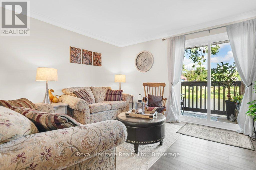 203 - 9 Centre Street Property Photo 16