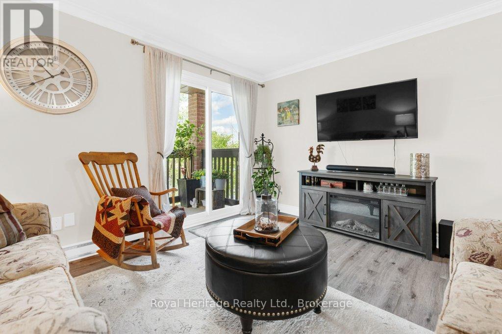 203 - 9 Centre Street Property Photo 18