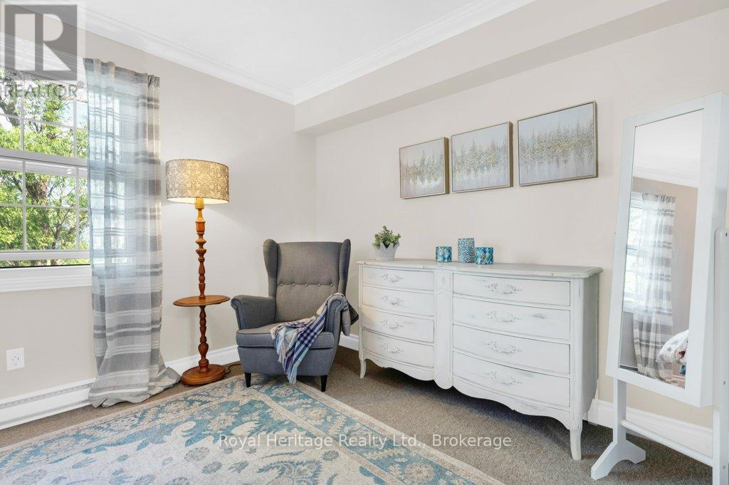 203 - 9 Centre Street Property Photo 24