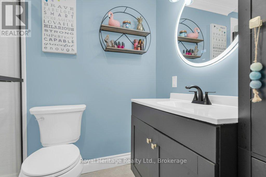 203 - 9 Centre Street Property Photo 25