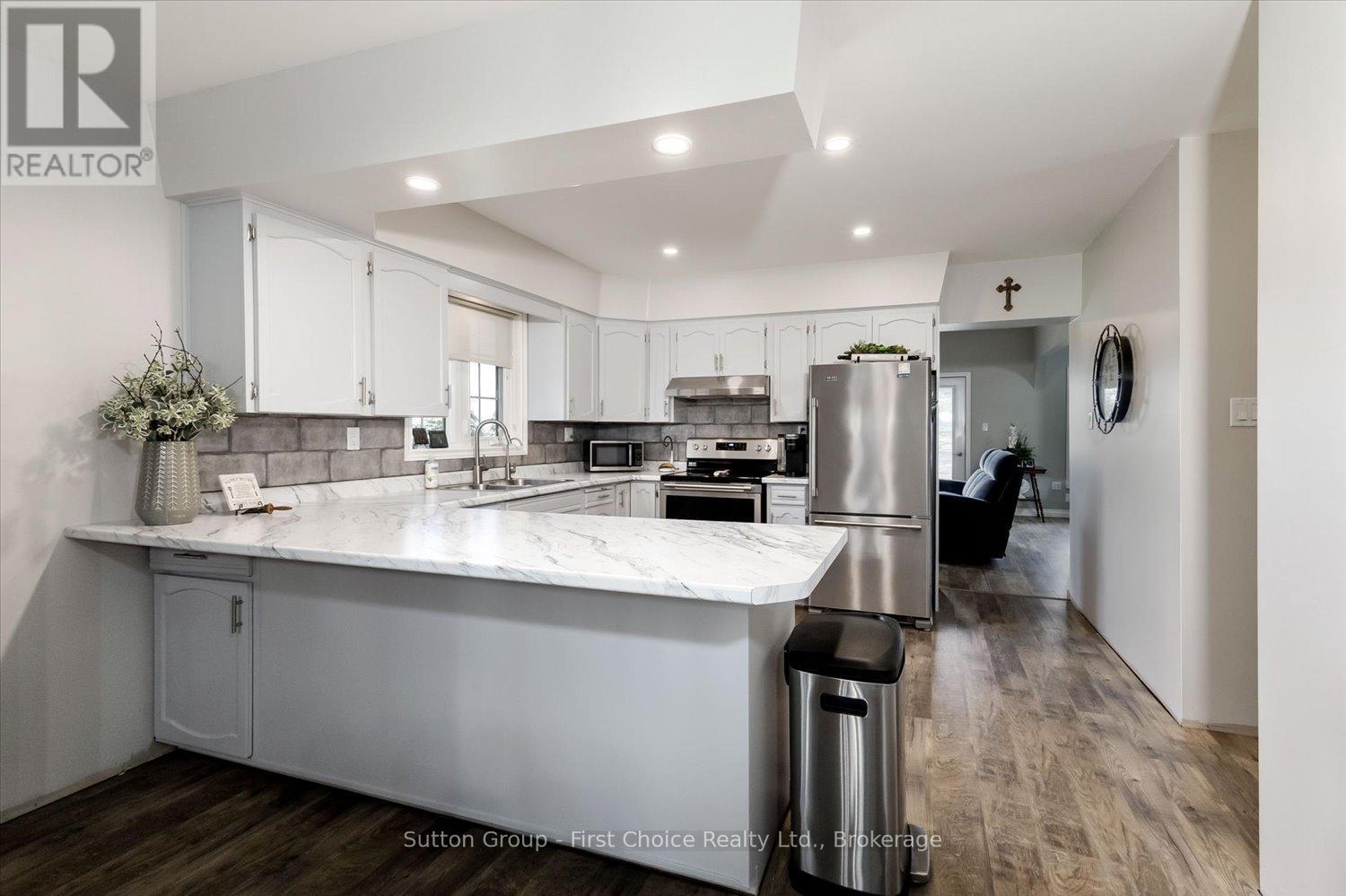 7100 Line 28 Property Photo 11