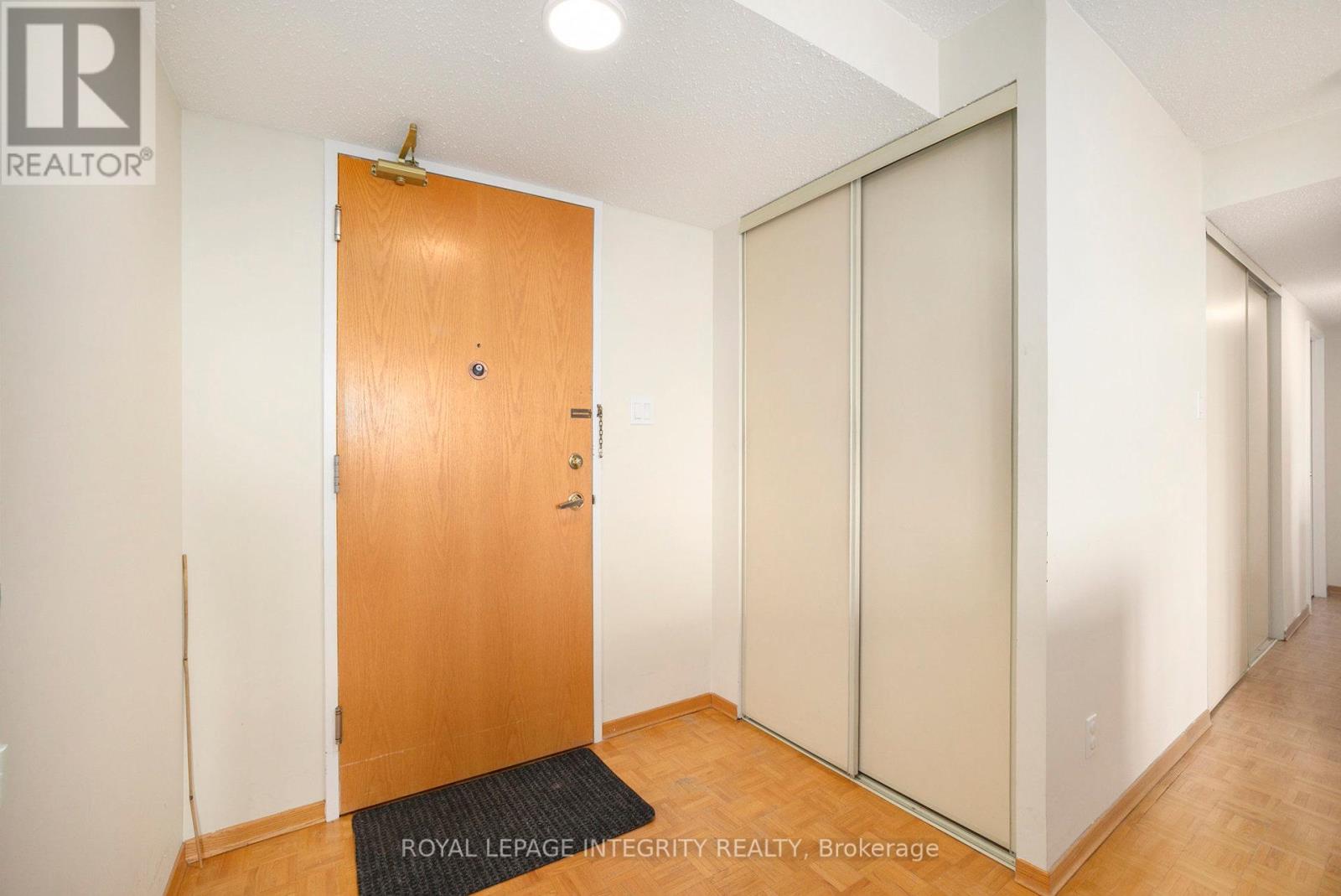 1608 - 2871 Richmond Road Property Photo 7