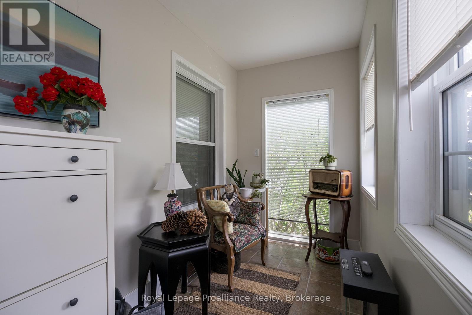 13 South Trent Street Property Photo 9