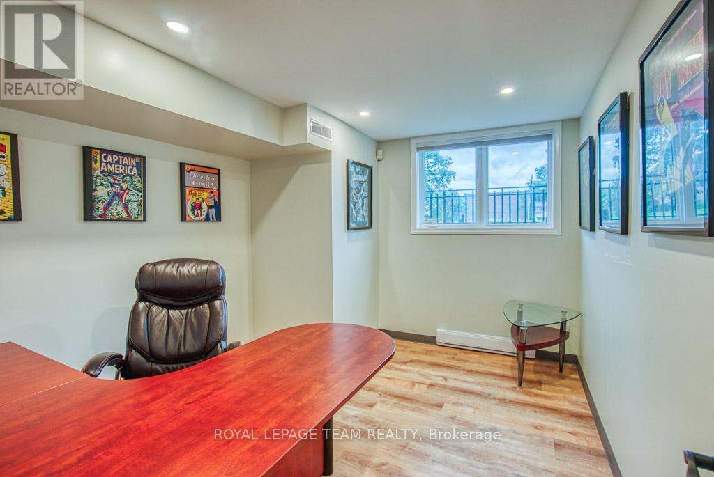 84 Centrepointe Drive Property Photo 32