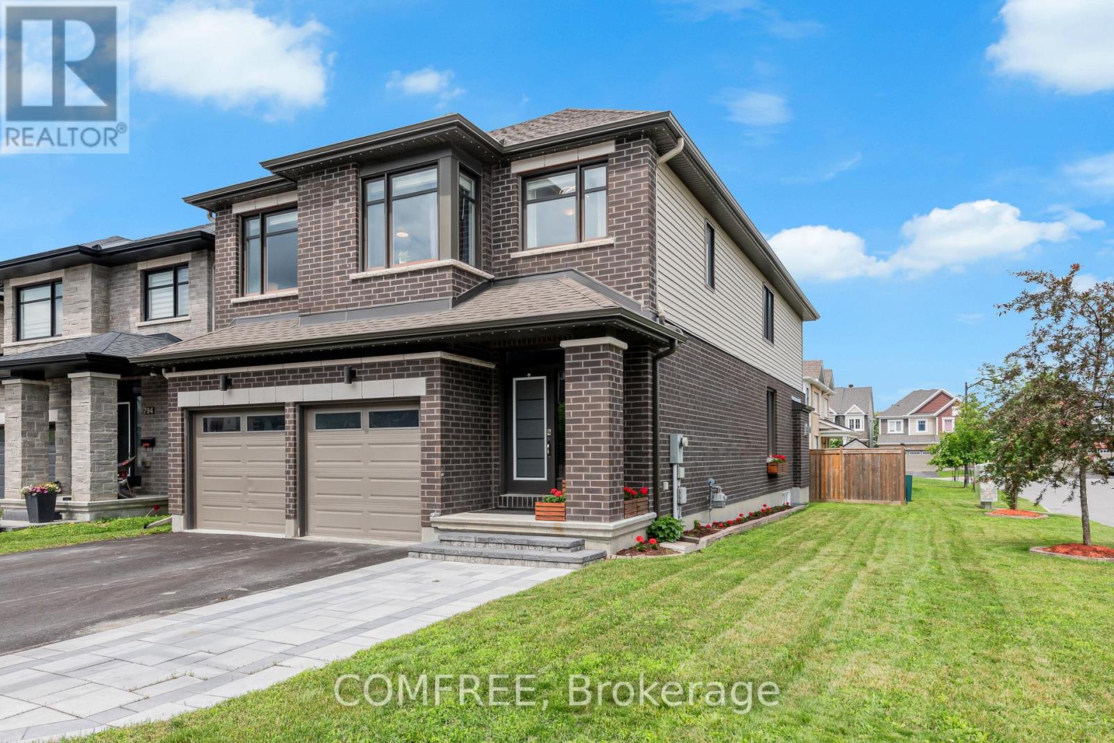 792 Twist Way Property Photo 2