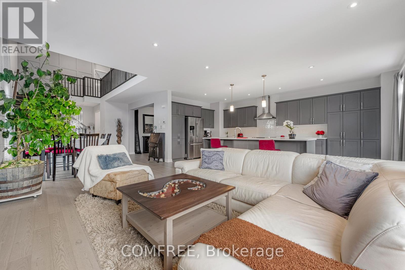 792 Twist Way Property Photo 7
