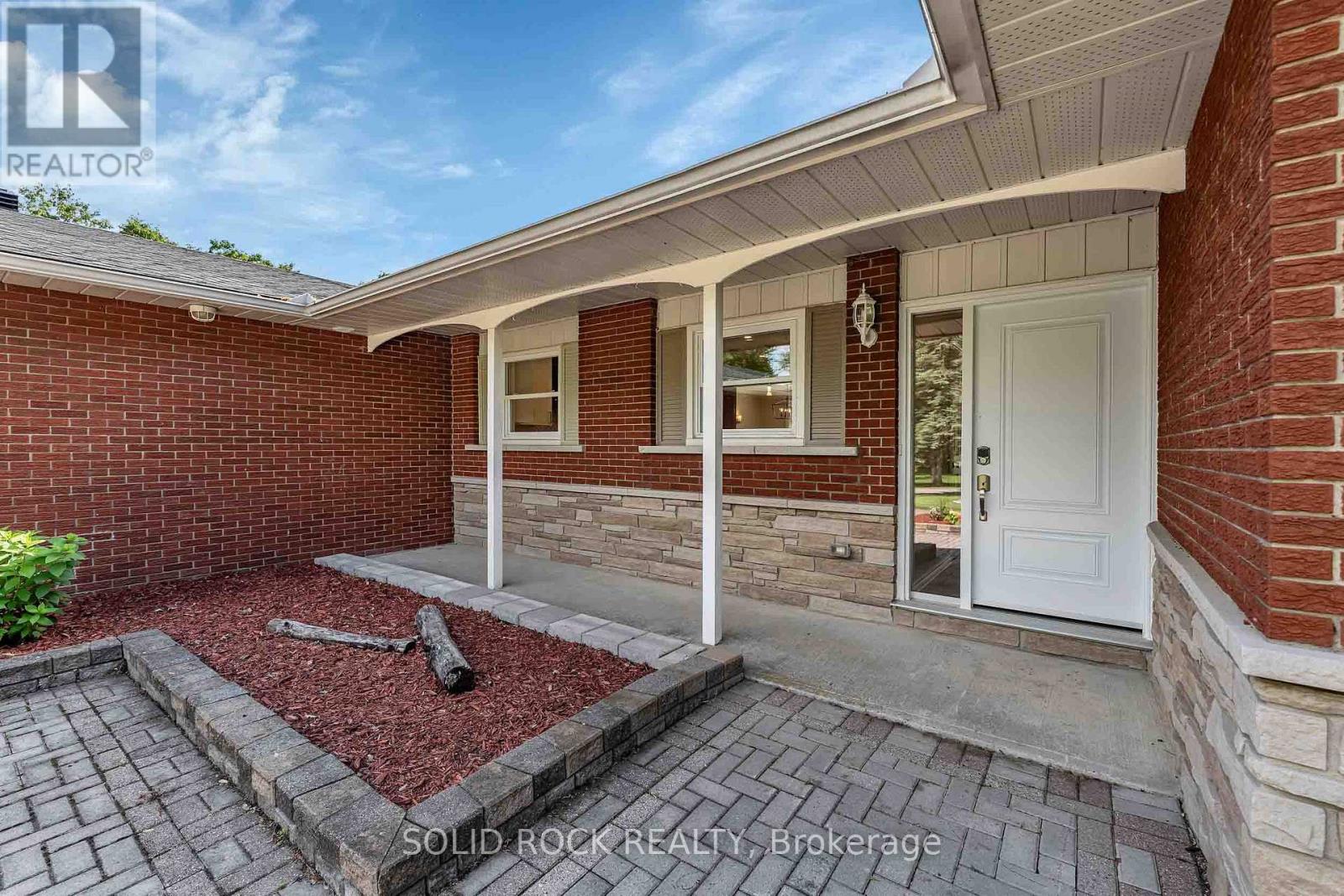 3710 River Road Property Photo 7