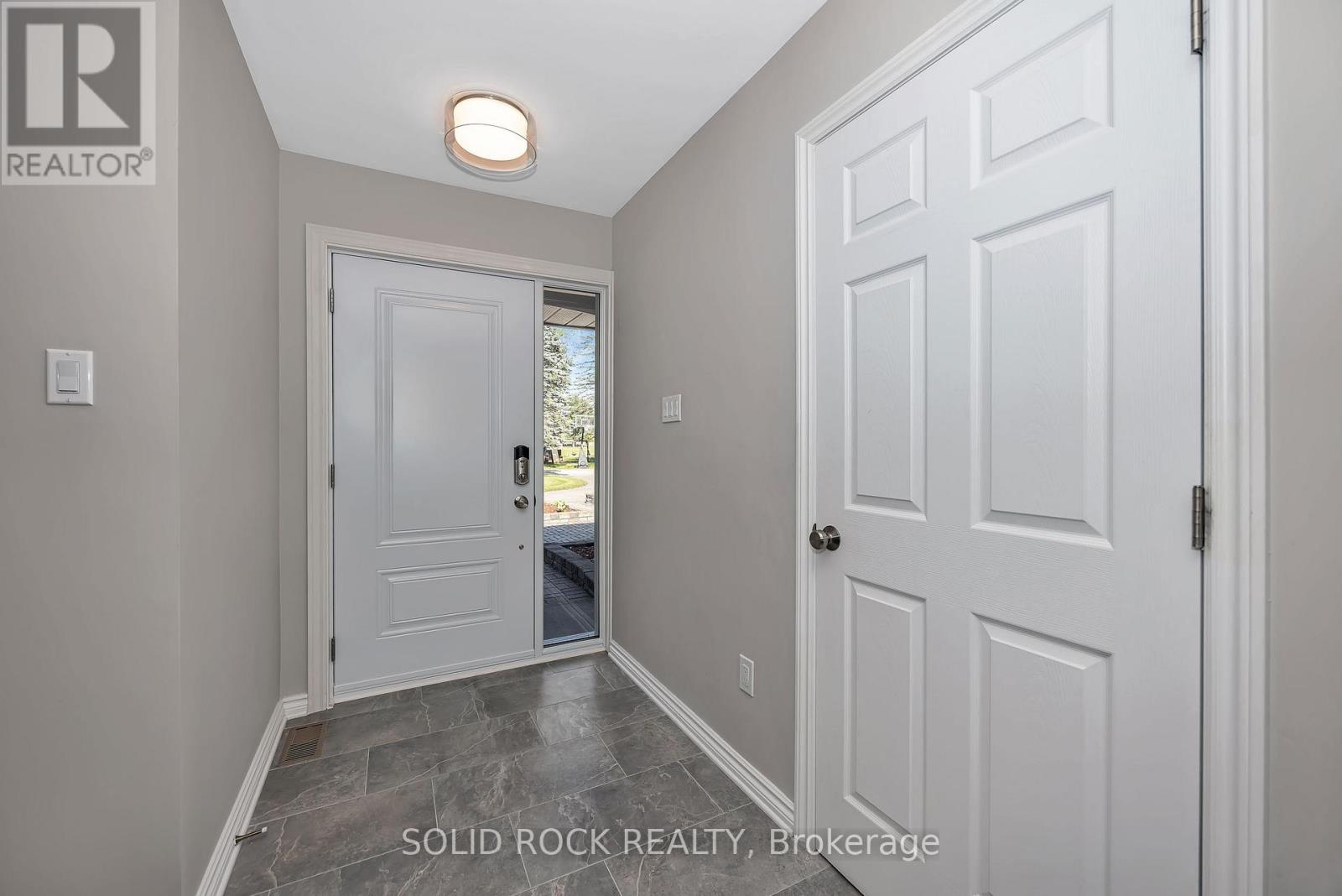 3710 River Road Property Photo 8