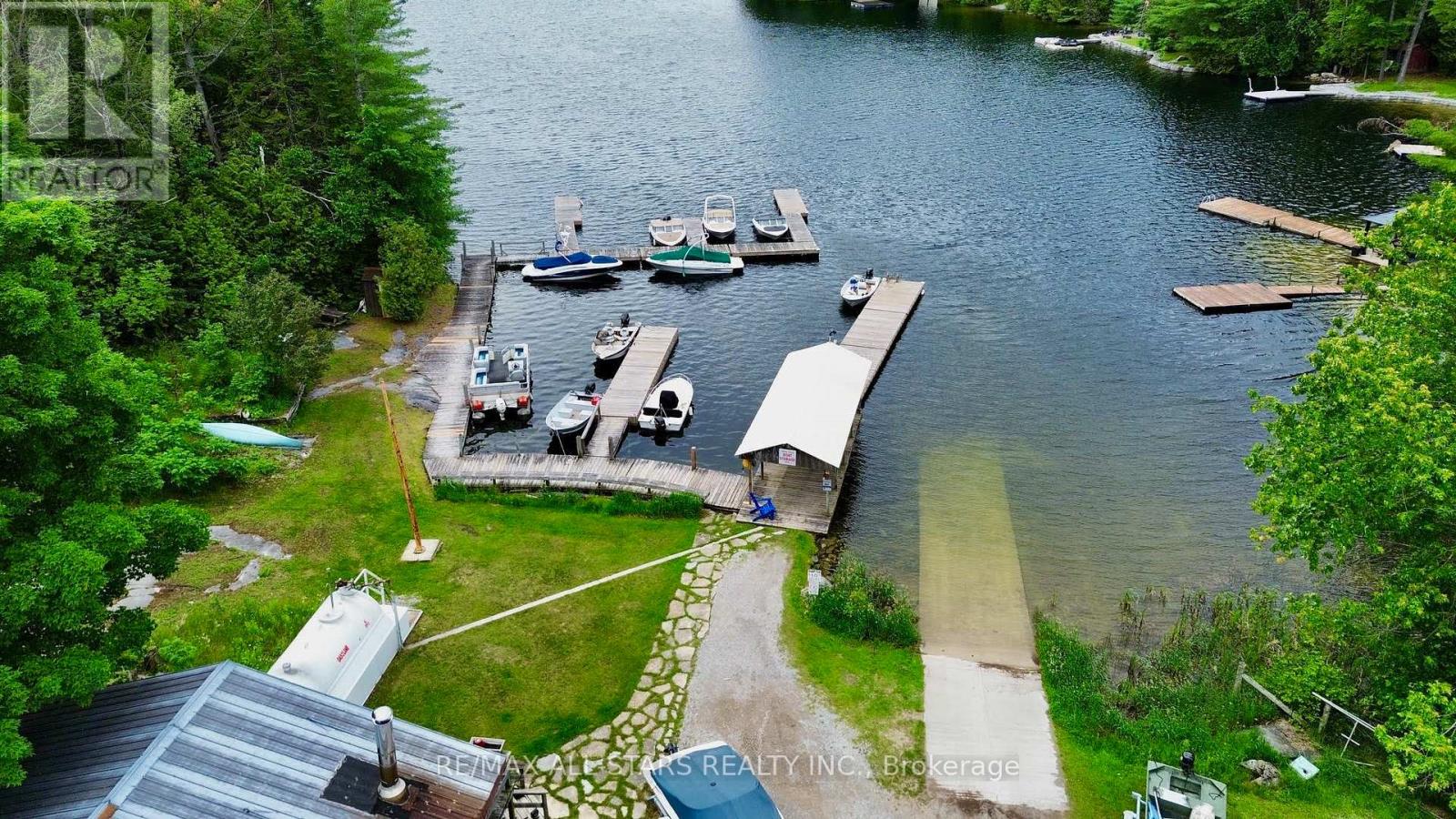 25 West Clear Bay Road Property Photo 9