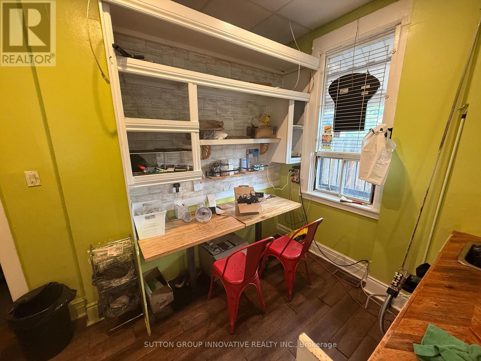 486 James Street N Property Photo 6