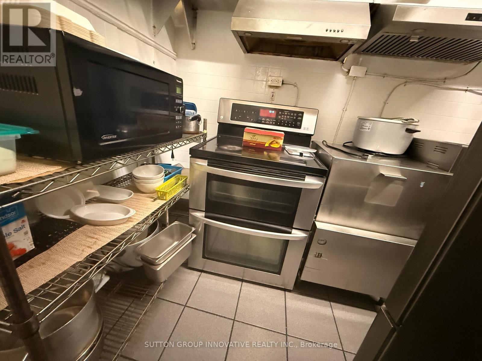 486 James Street N Property Photo 8