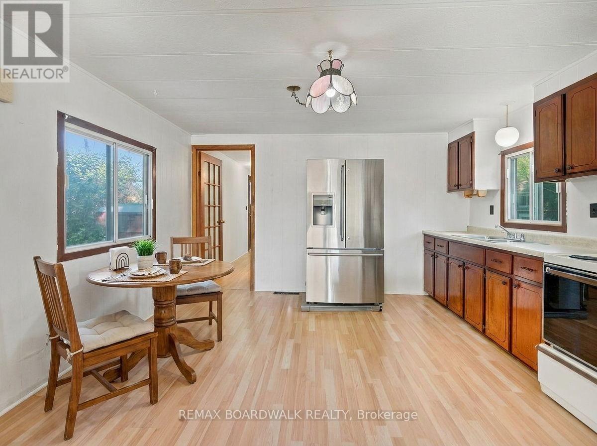 516 Maplegrove Road Property Photo 5