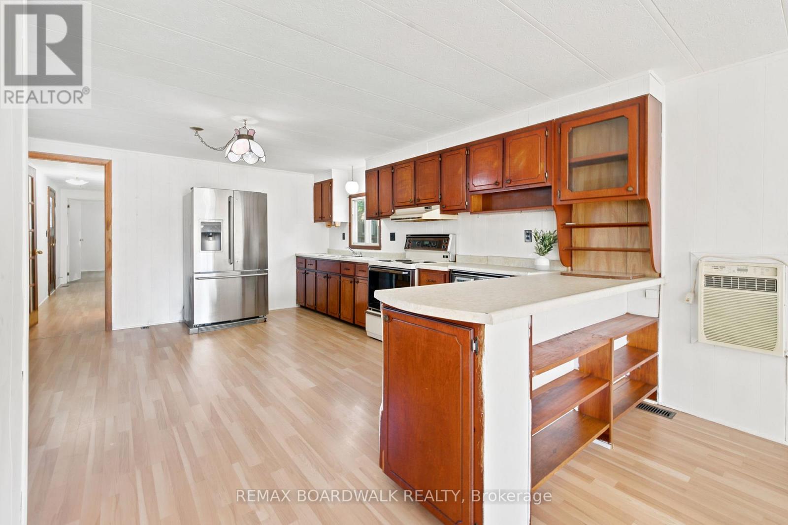 516 Maplegrove Road Property Photo 7