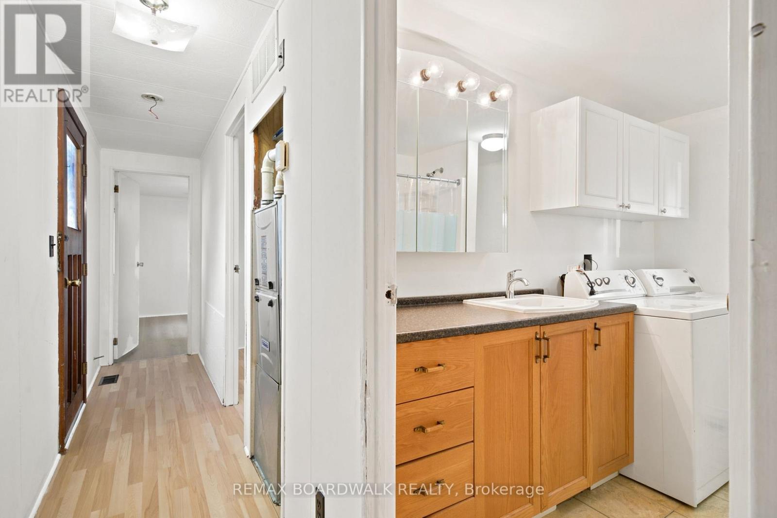 516 Maplegrove Road Property Photo 15