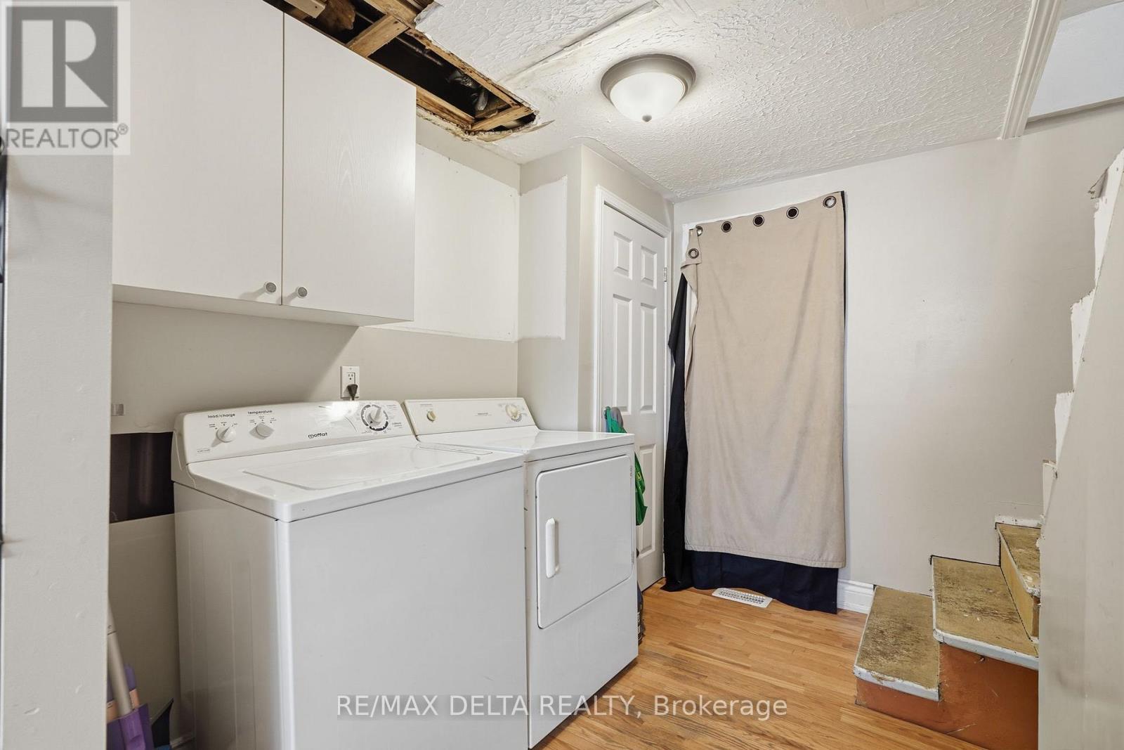 49 Lochiel Street E Property Photo 16