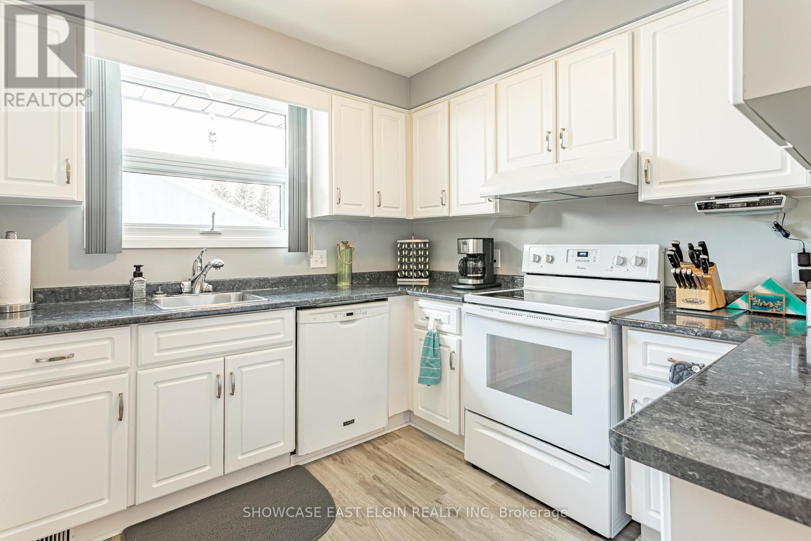51248 Clinton Street Property Photo 4