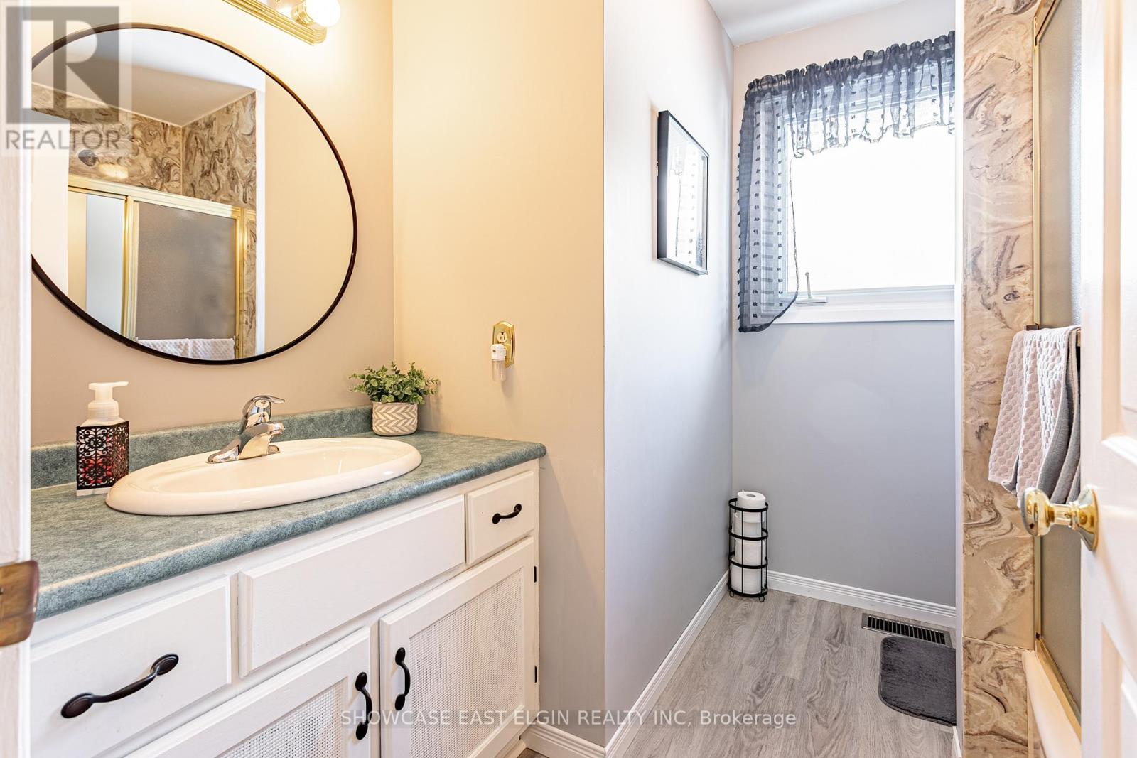 51248 Clinton Street Property Photo 8