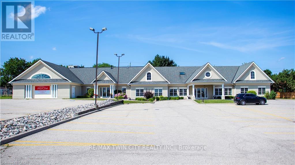 617 King Street N Property Photo 1