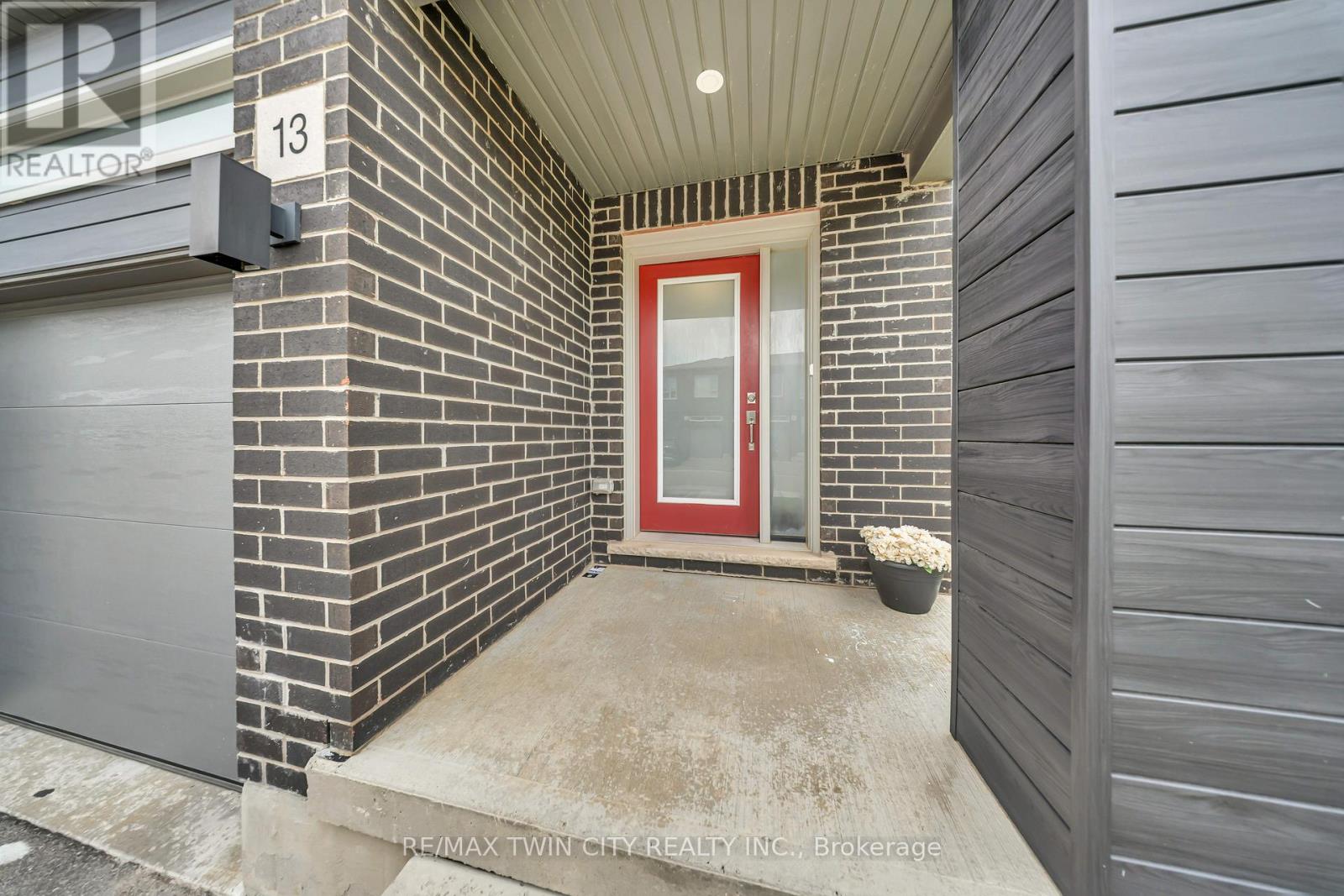 13 Pony Way Property Photo 4