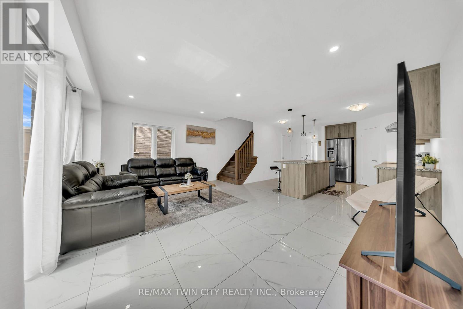 13 Pony Way Property Photo 9