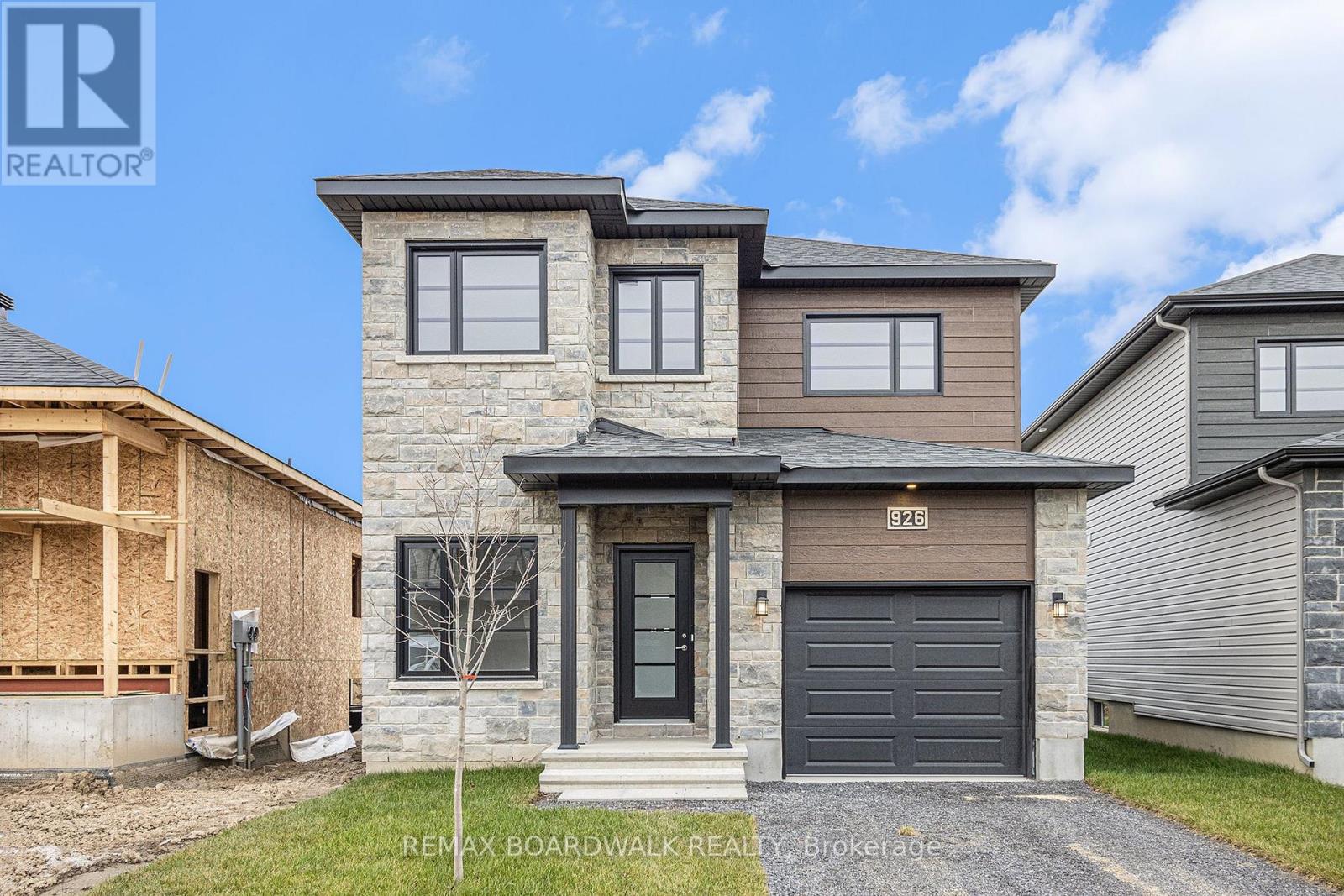 1141 MONTBLANC CRESCENT Property Photo 1