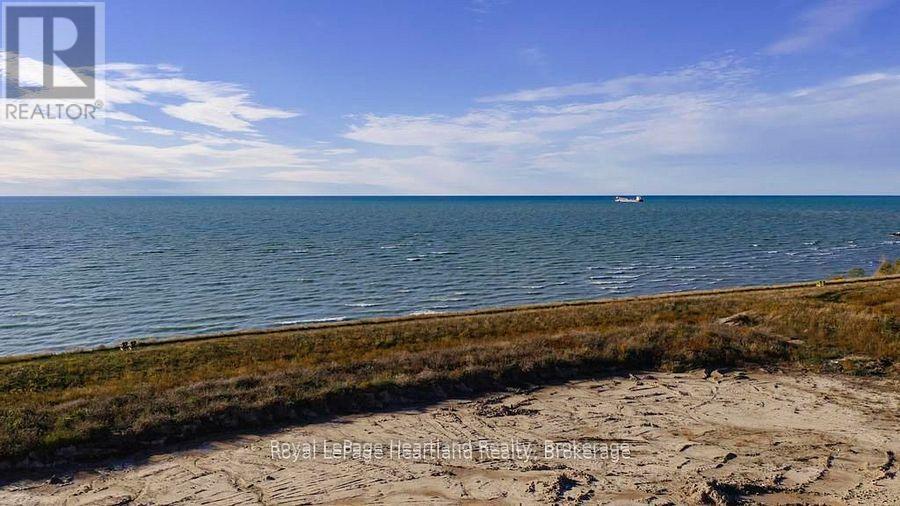472 Coast Drive Photo de la propriété 1