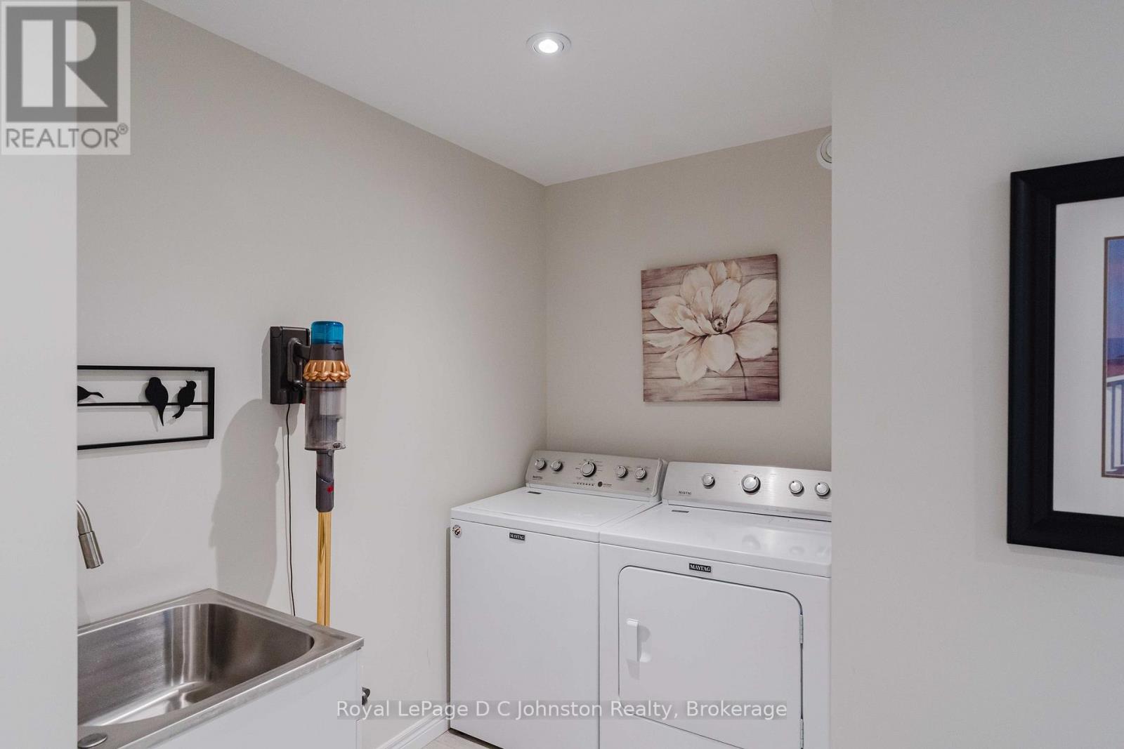 16 - 560 Devonshire Road Property Photo 11
