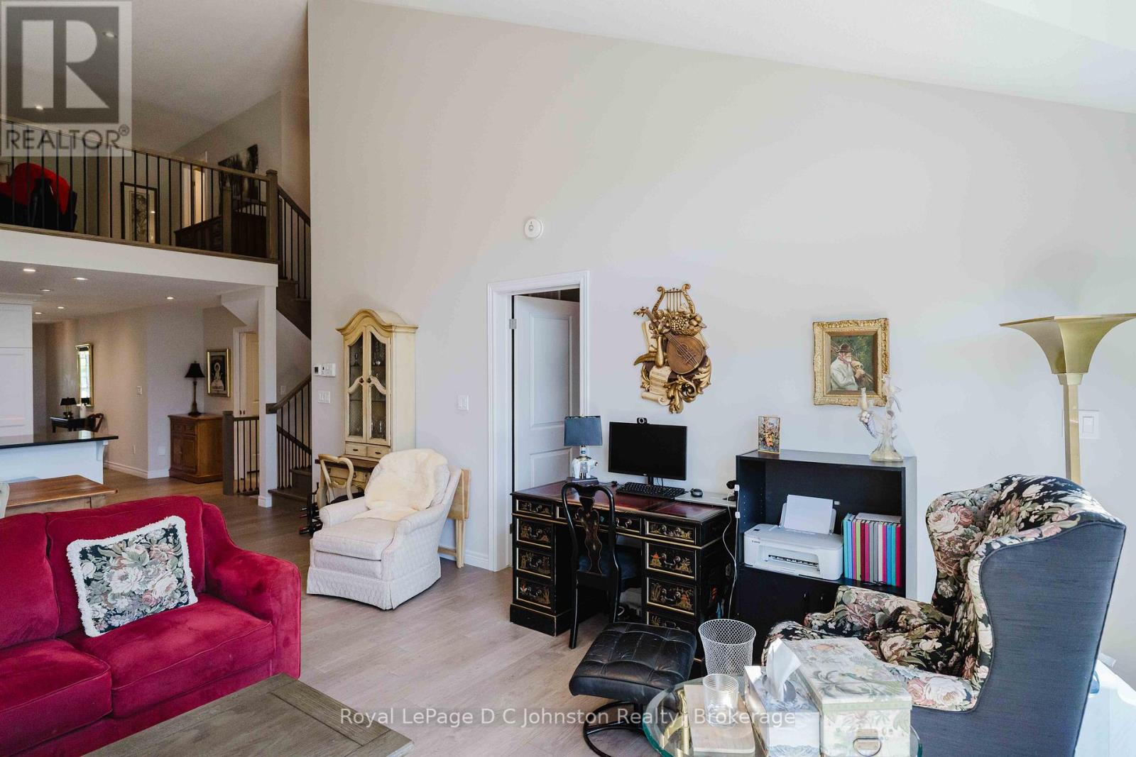 16 - 560 Devonshire Road Property Photo 15