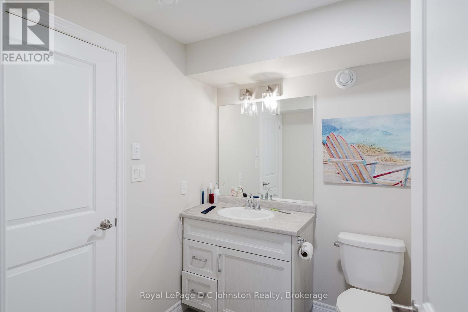 16 - 560 Devonshire Road Property Photo 37
