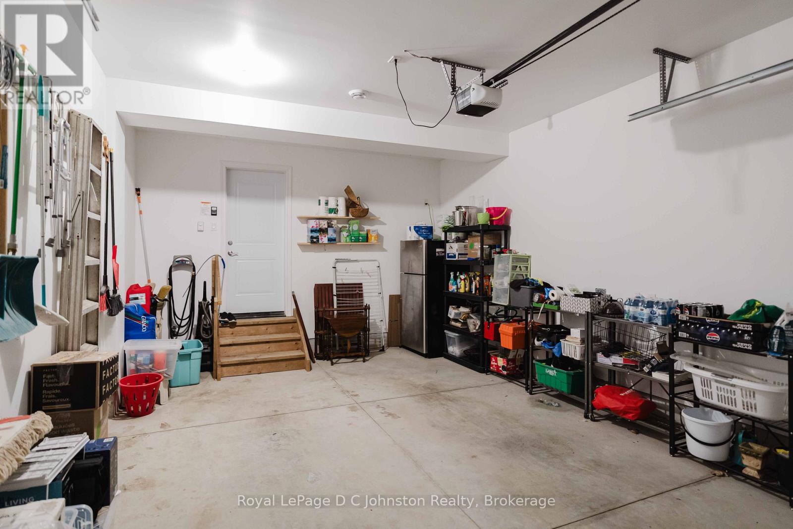 16 - 560 Devonshire Road Property Photo 40