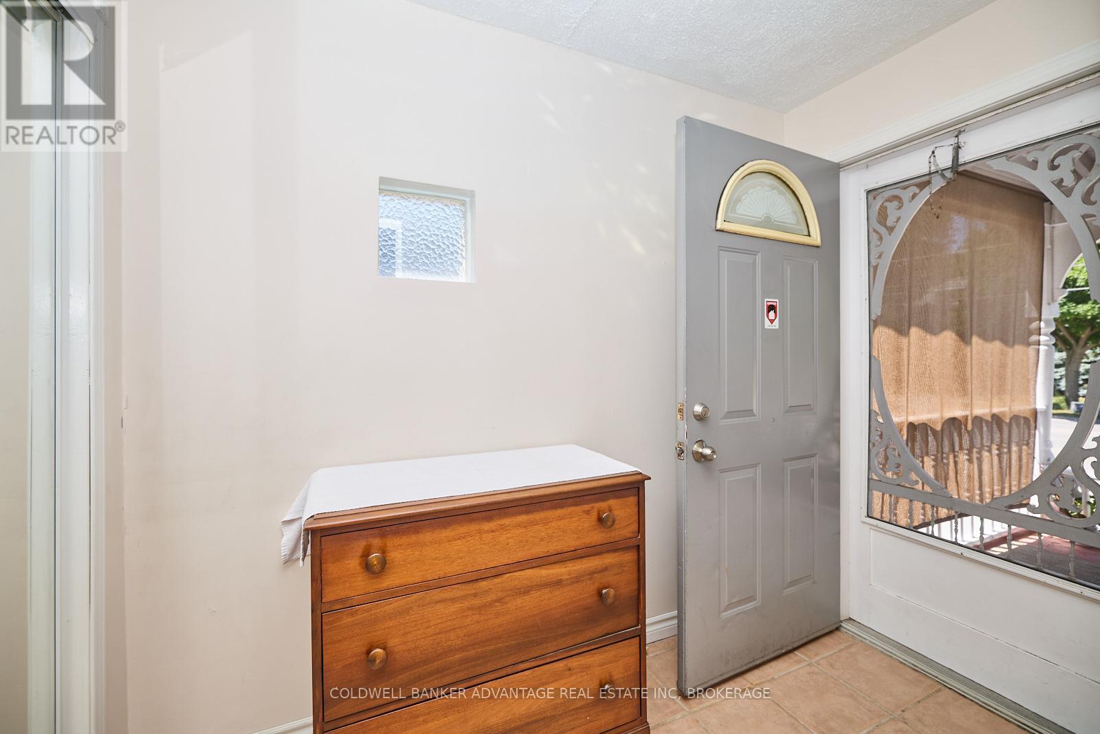 144 Geneva Street Property Photo 4